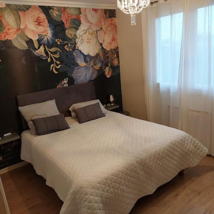 Villa De Charme Avec Piscine Saint-Jory Eksteriør billede